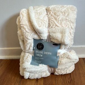 Cream throw  blanket
